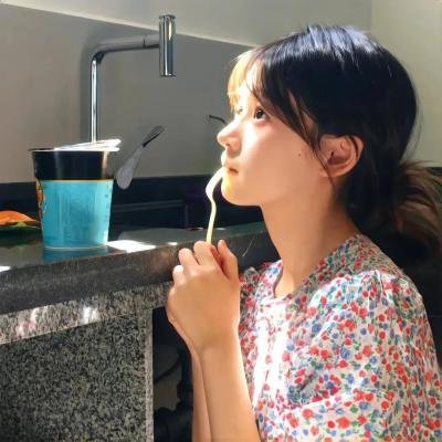 富二代出道颜值引争议，网友群嘲，一个月引热议
